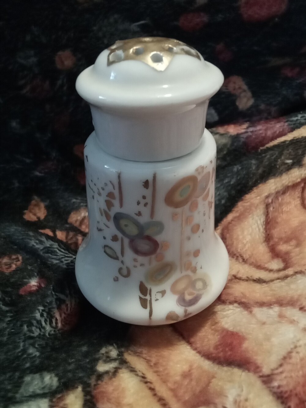 #1329 White Porcelain Decorative Shaker with Gold Accents